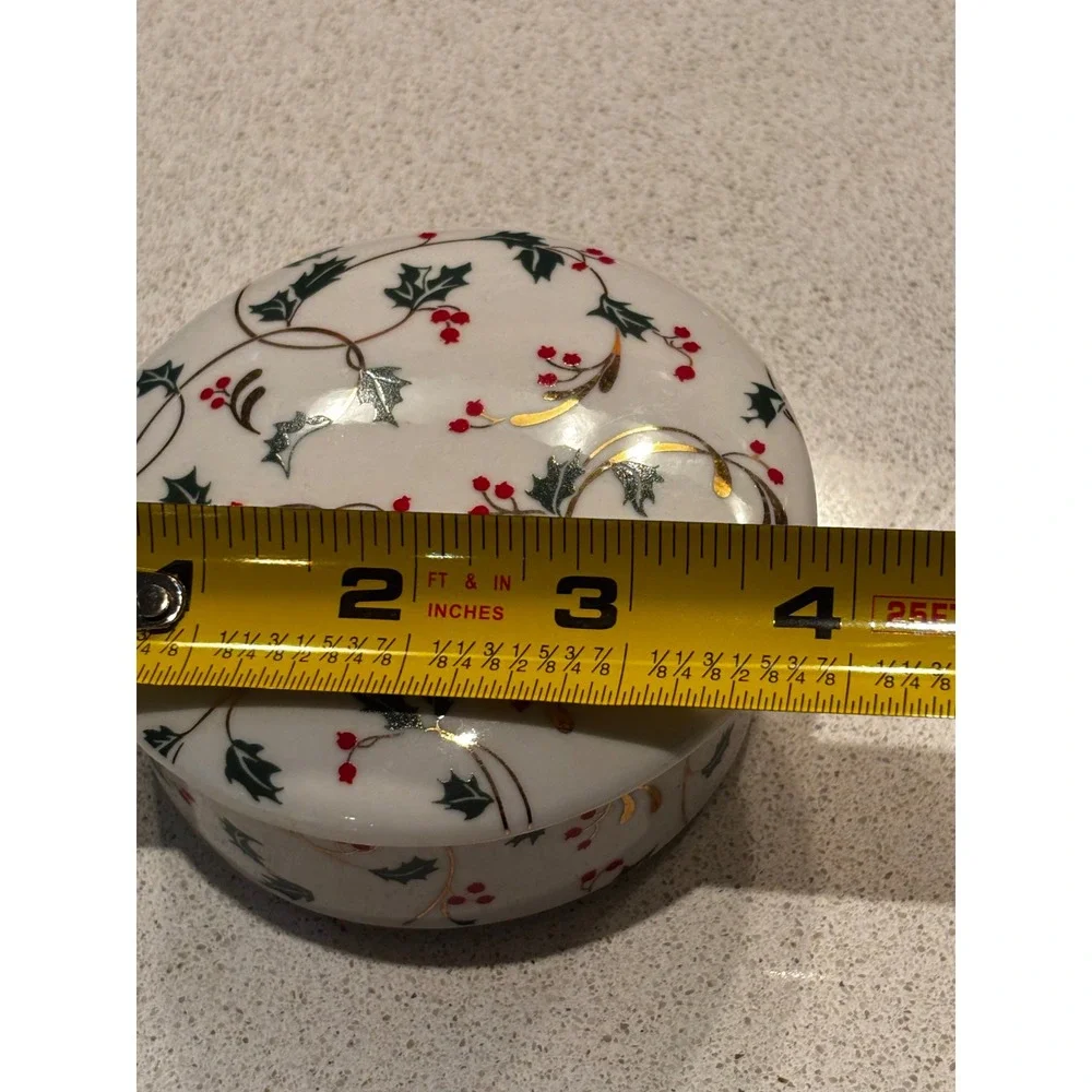 VTG Hallmark Christmas Holly Berry Ceramic Trinket Box Gold Swirl Round Lid